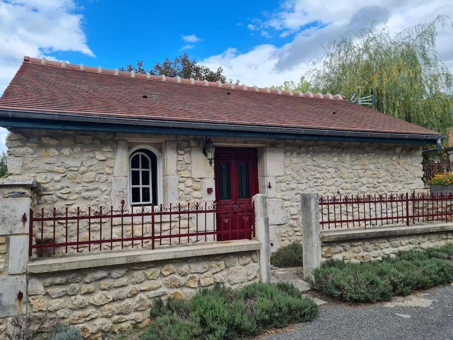 Petit Gite 18 Eme Tout Confort Saint-Germain-des-Fosses Exterior foto